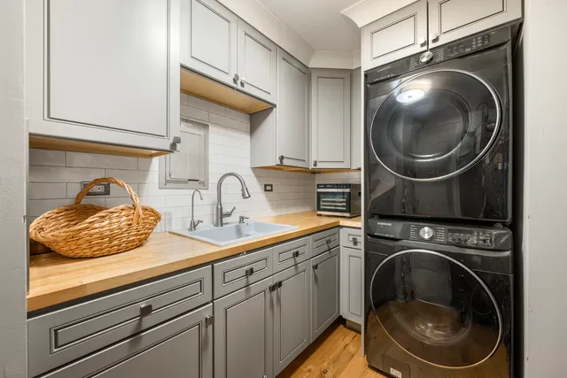 $333,000 | 876 Stradford Circle, Unit A1, Buffalo Grove, IL 60089