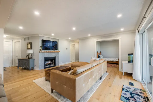 $333,000 | 876 Stradford Circle, Unit A1, Buffalo Grove, IL 60089