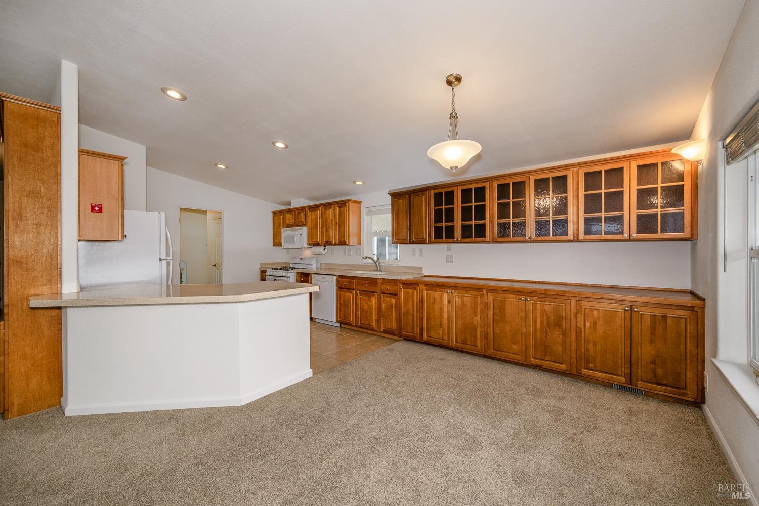186 Redwing Drive Santa Rosa, CA 95409 - Photo 3 of 18 Expansive kitchen and dining area