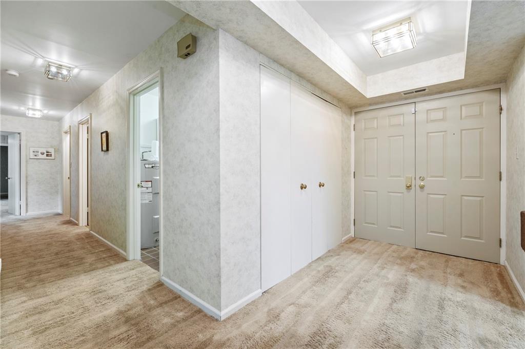 302 Fox Chapel Road, Unit 401 Pittsburgh, PA 15238 - Photo 2 of 25 a view of a hallway