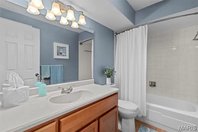 $3,200 | 964 Claytonbrook Drive, Unit 1C, Ballwin, MO 63011