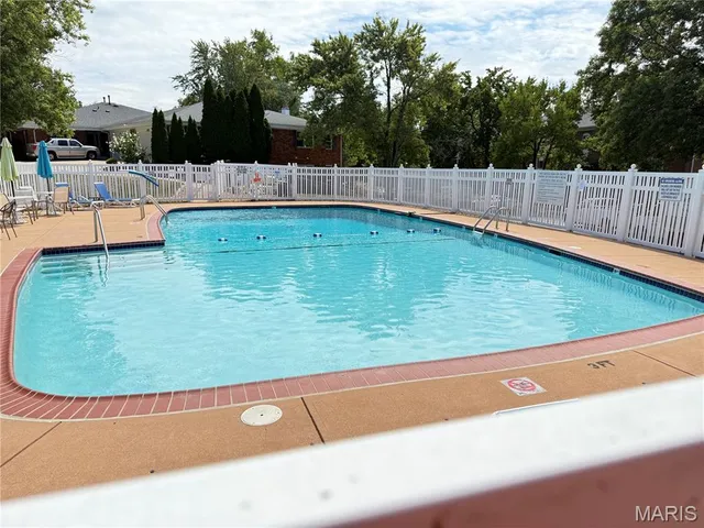 $3,200 | 964 Claytonbrook Drive, Unit 1C, Ballwin, MO 63011