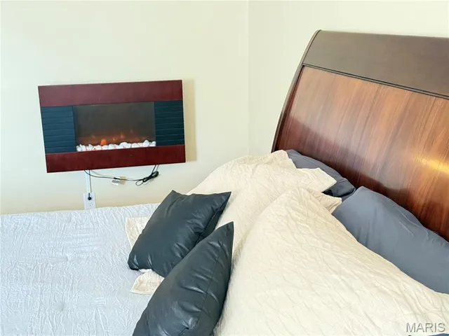 $3,200 | 964 Claytonbrook Drive, Unit 1C, Ballwin, MO 63011