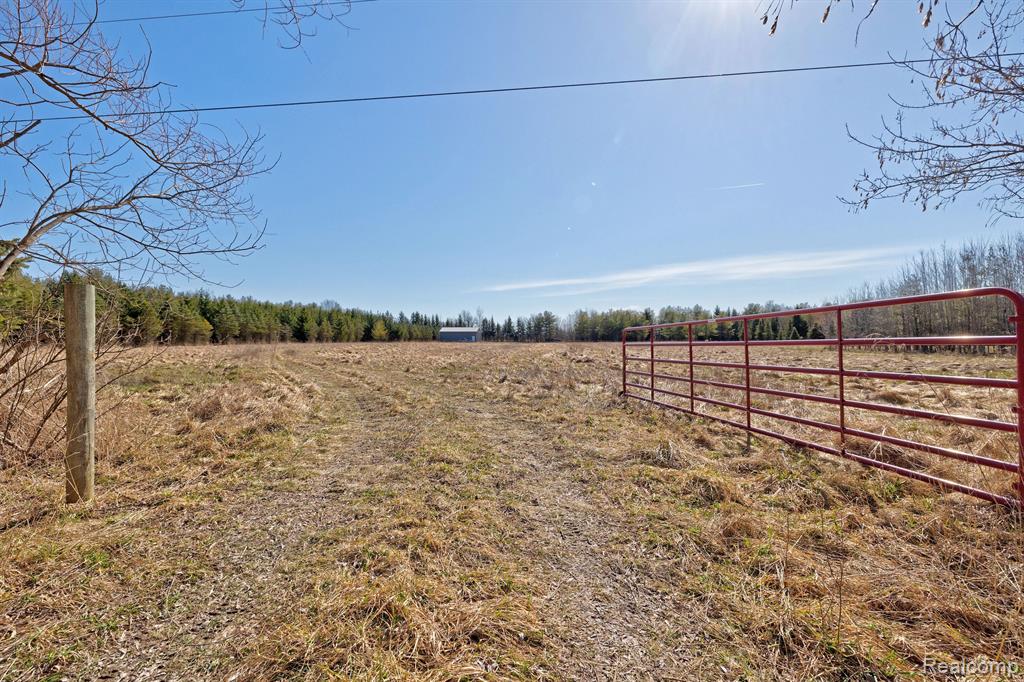 11899 Burt Road Memphis, MI 48041 - Photo 16 of 61