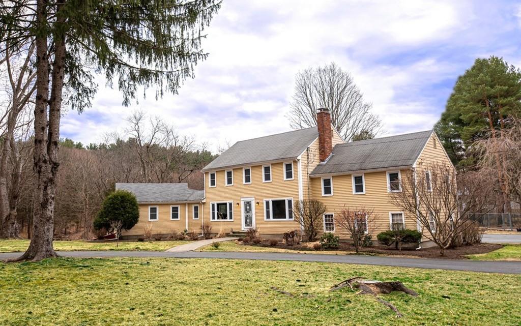 11 Kings Grant Road Weston, MA 02493 - Photo 1 of 17 Gallery Image 1