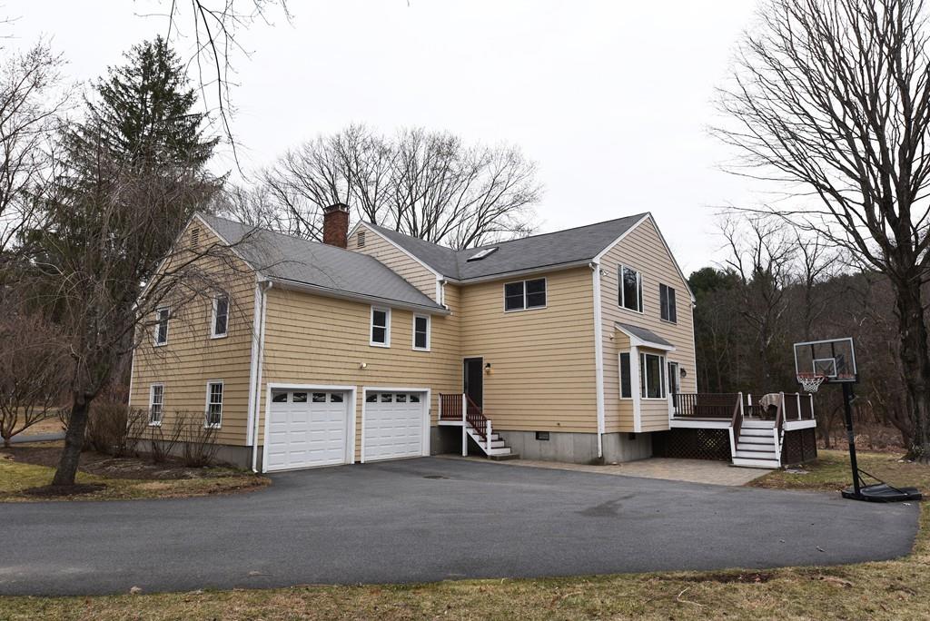 11 Kings Grant Road Weston, MA 02493 - Photo 3 of 17 Gallery Image 3