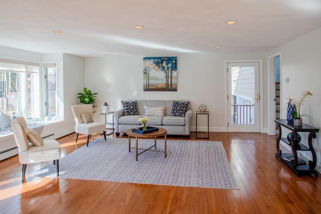 11 Kings Grant Road Weston, MA 02493 - Photo 4 of 17 Gallery Image 4