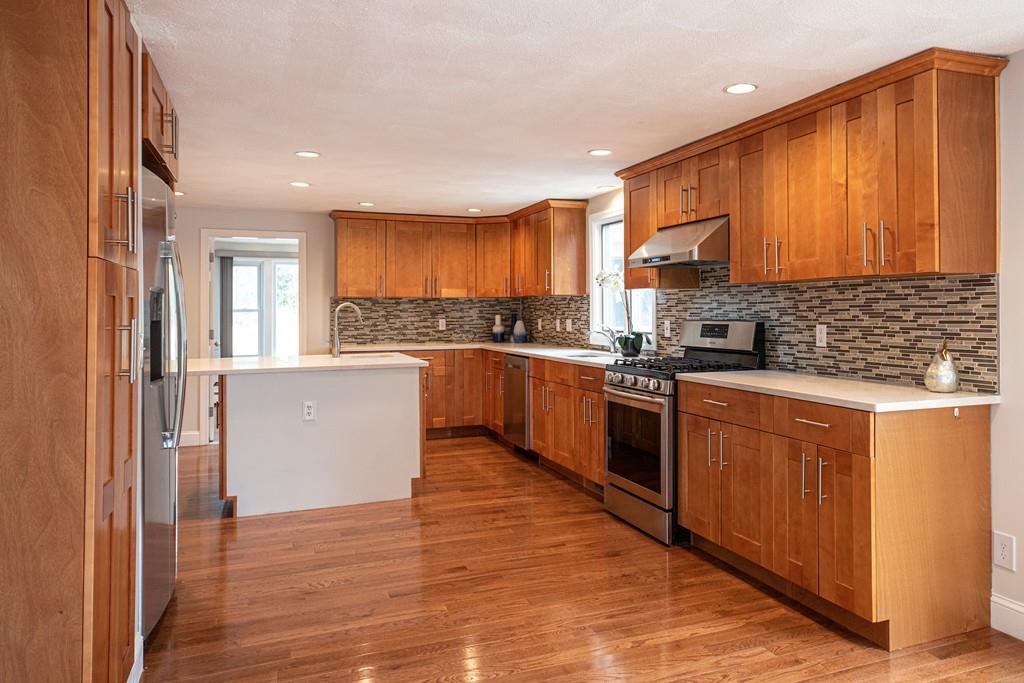 11 Kings Grant Road Weston, MA 02493 - Photo 7 of 17 Gallery Image 7