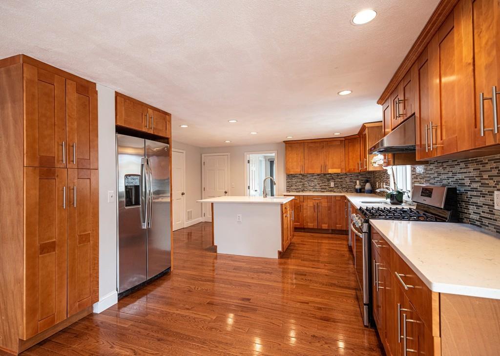 11 Kings Grant Road Weston, MA 02493 - Photo 8 of 17 Gallery Image 8