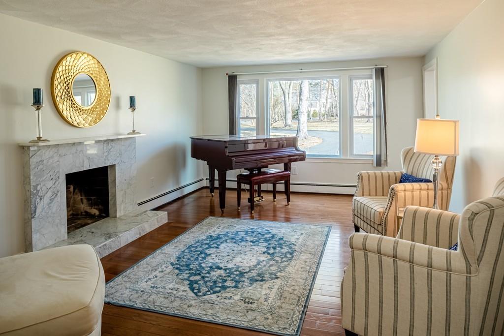 11 Kings Grant Road Weston, MA 02493 - Photo 10 of 17 Gallery Image 10