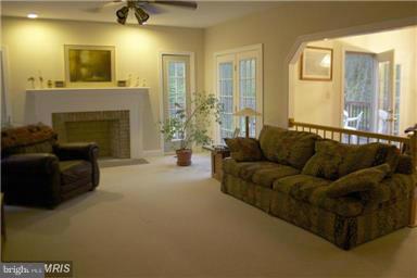 505 Post Oak Road Annapolis, MD 21401 - Photo 4 of 10 Family Room