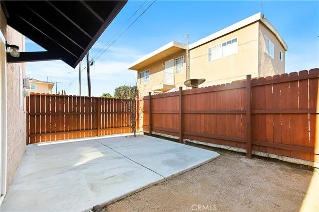 $750,000 | 207 East Morningside Street, Long Beach, CA 90805