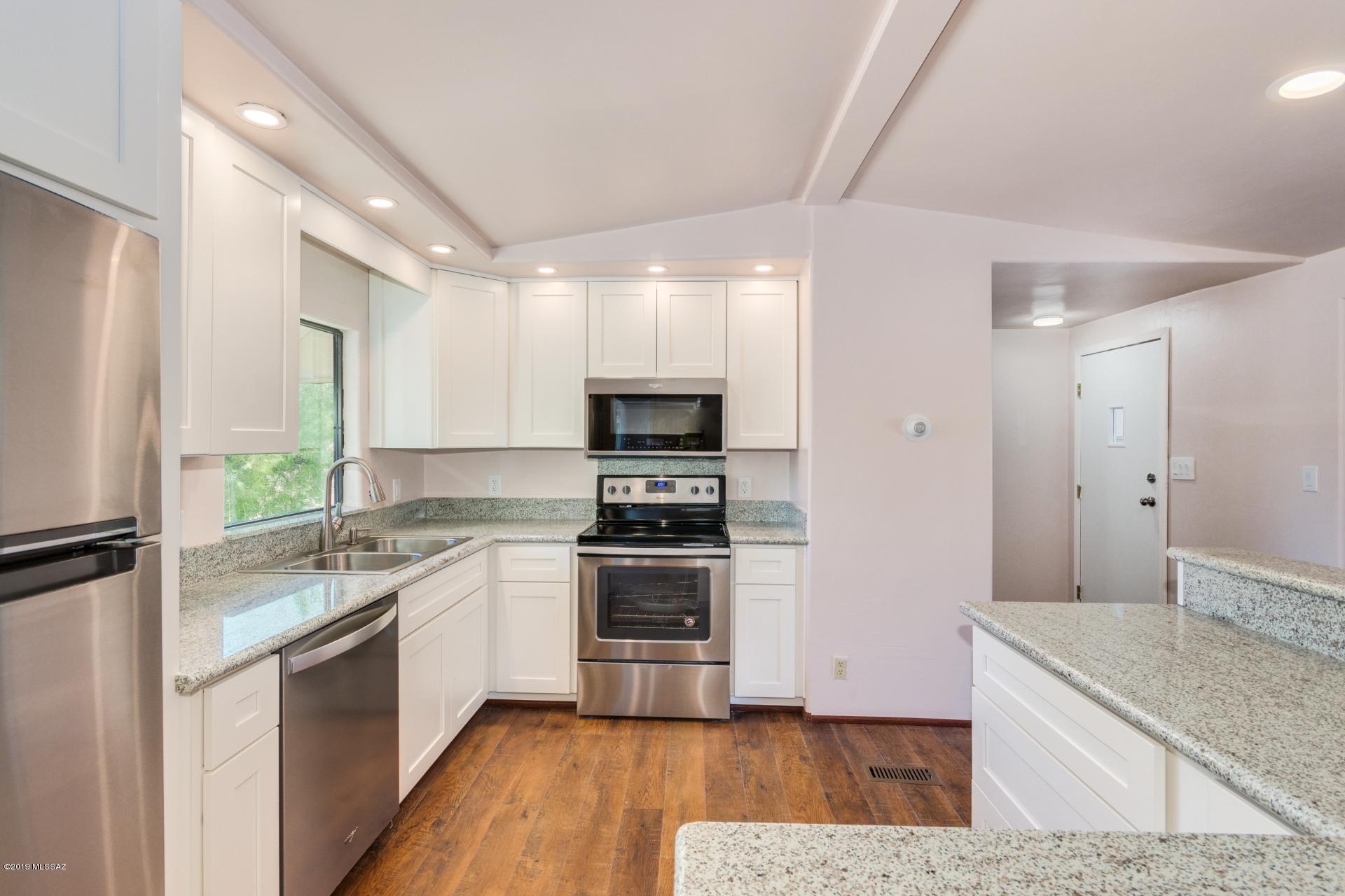 6611 North Guthrie Road Tucson, AZ 85743 - Photo 2 of 20 Gallery Image 2