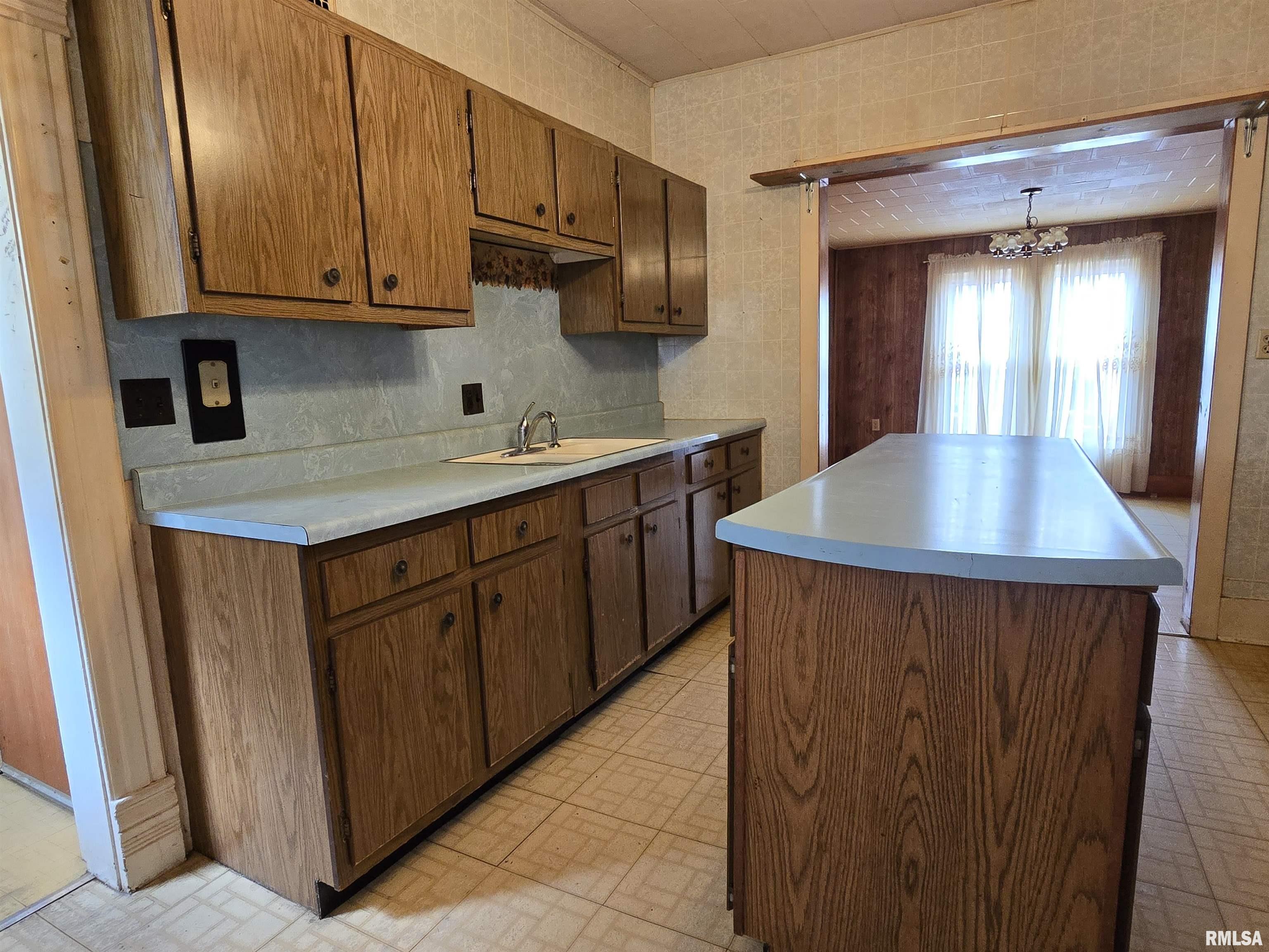 30 North Adams Street Carthage, IL 62321 - Photo 11 of 22