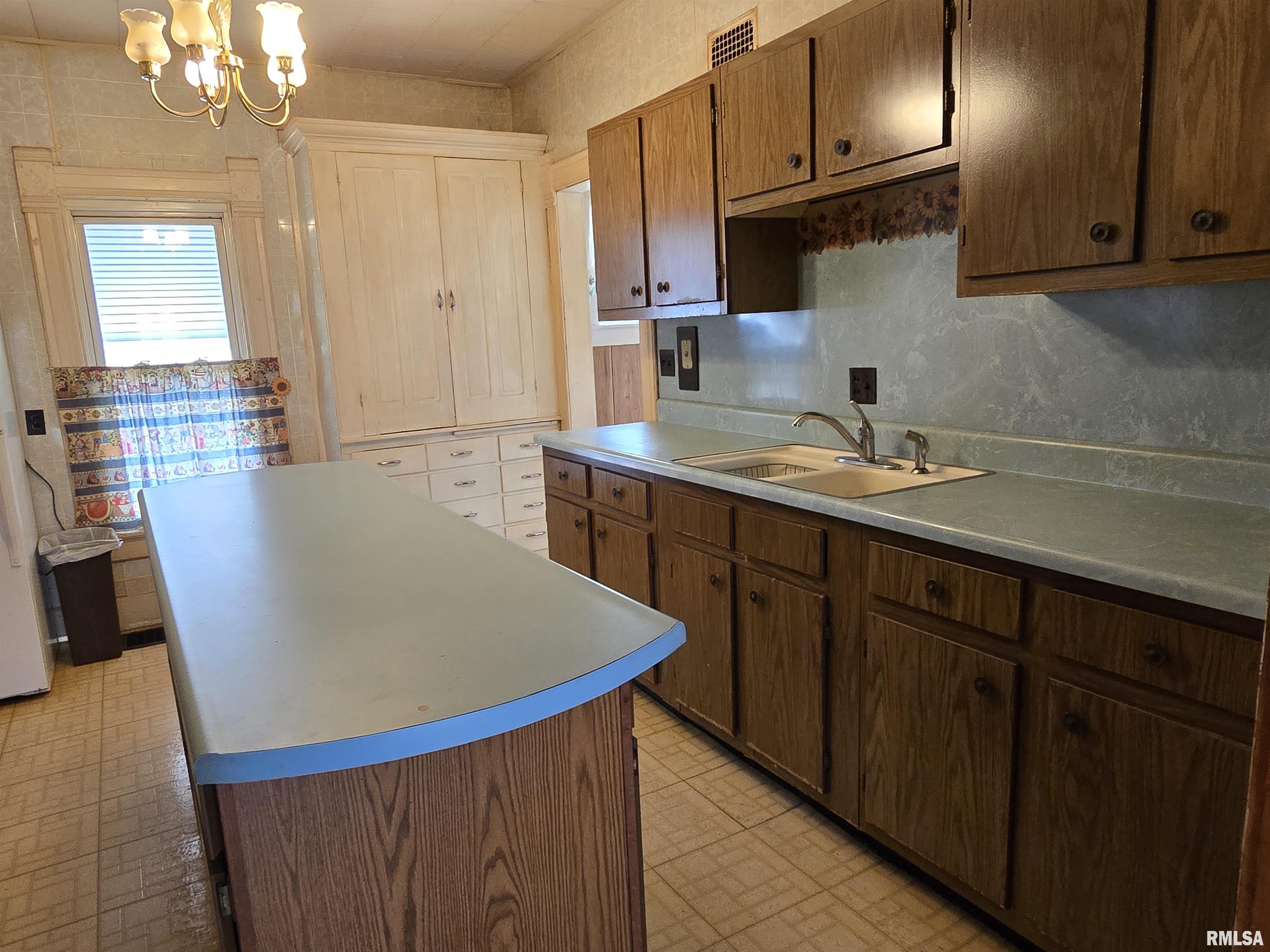 30 North Adams Street Carthage, IL 62321 - Photo 14 of 22