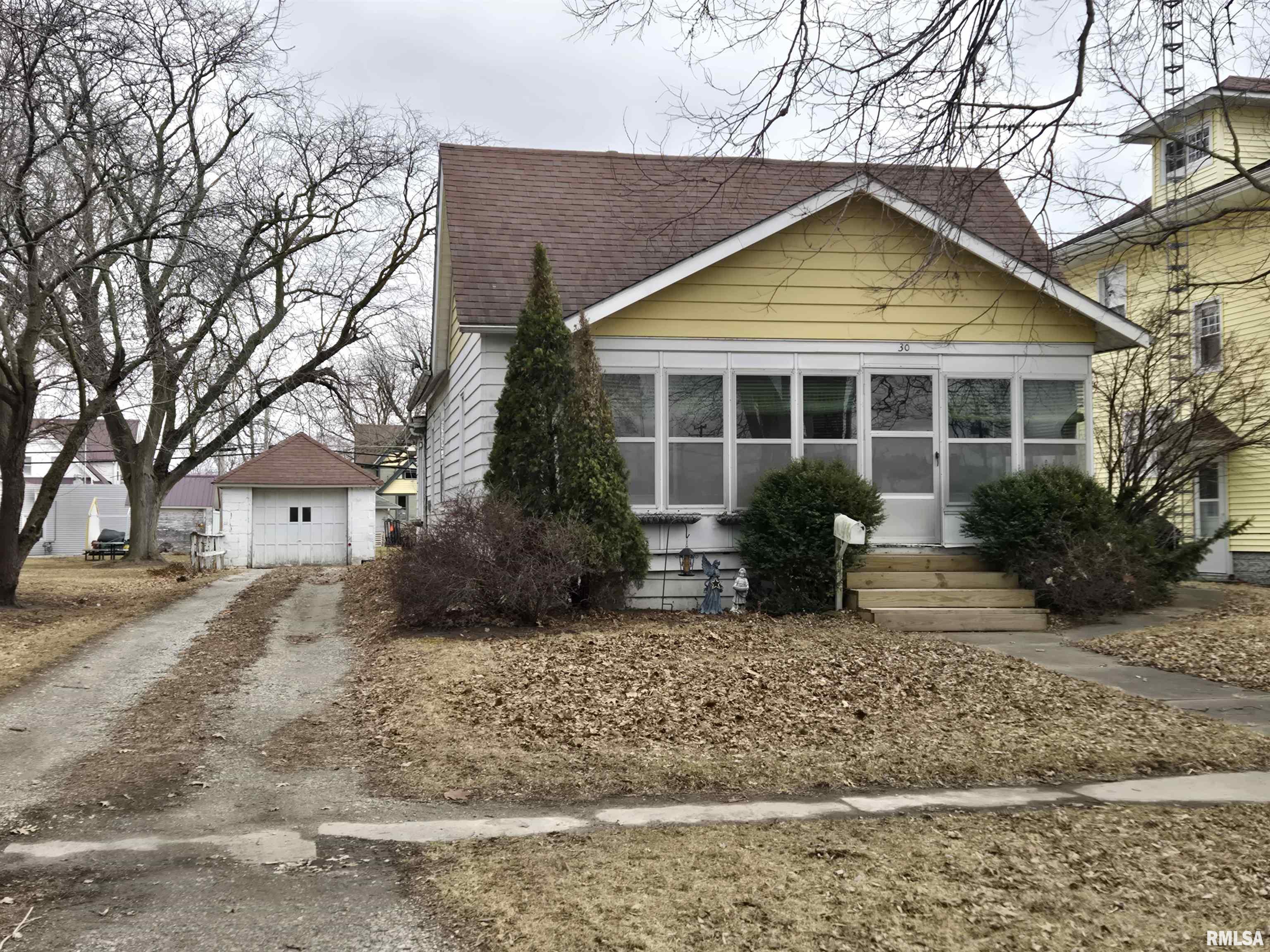 30 North Adams Street Carthage, IL 62321 - Photo 2 of 22