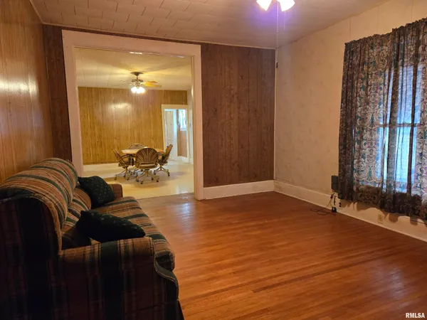 $61,200 | 30 North Adams Street, Carthage, IL 62321