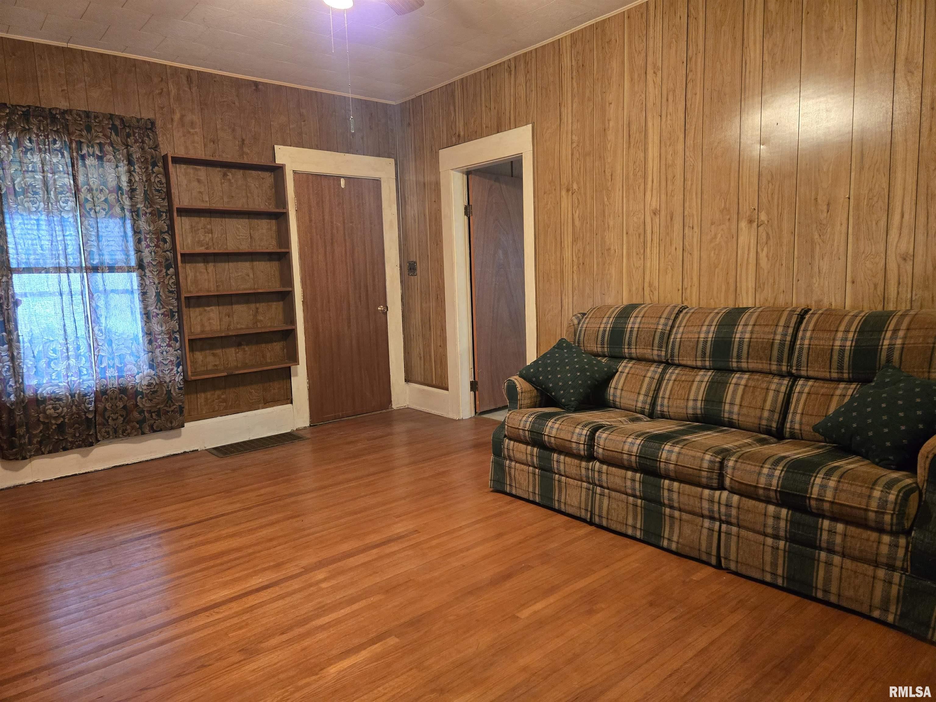 30 North Adams Street Carthage, IL 62321 - Photo 5 of 22