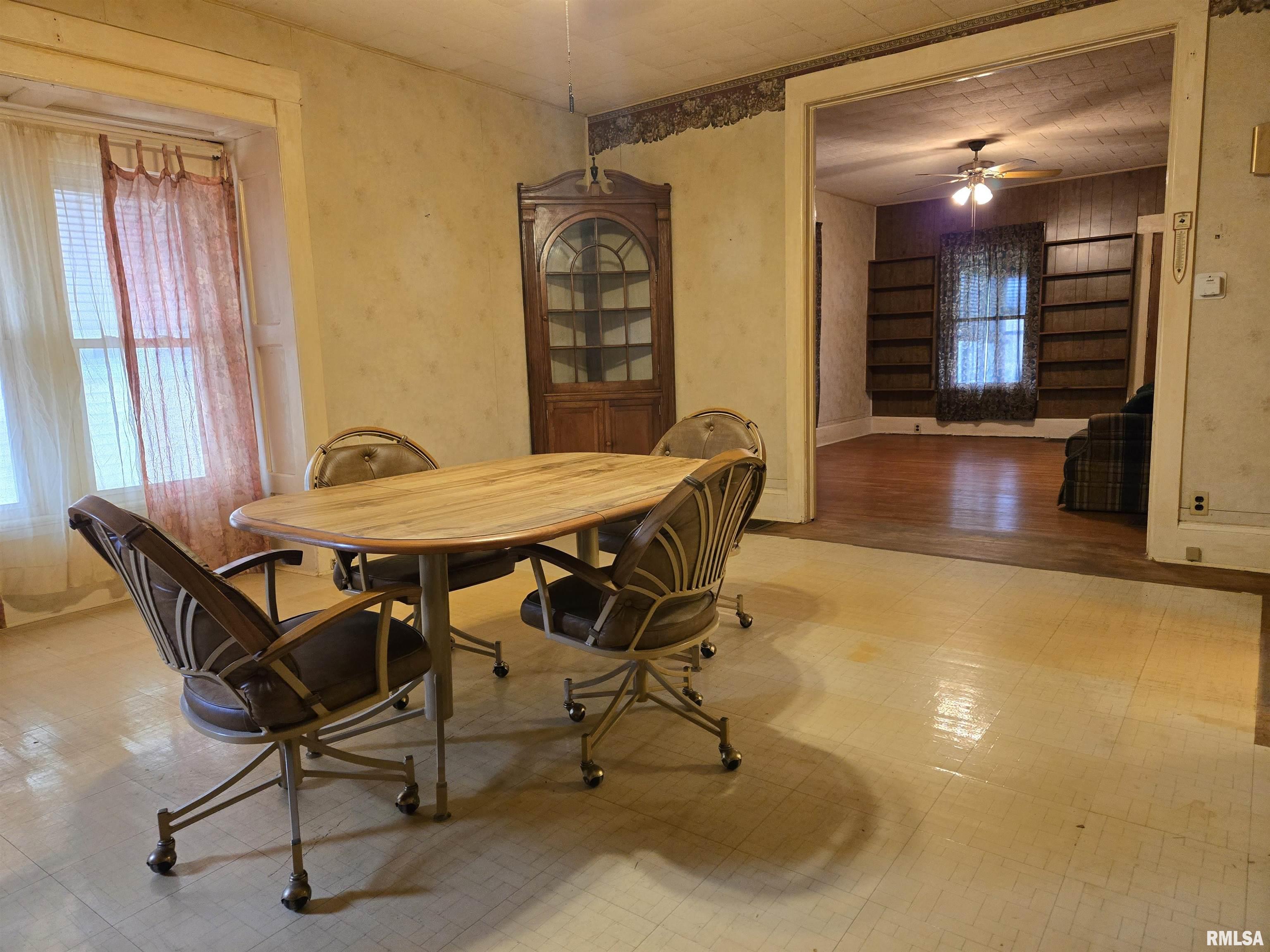 30 North Adams Street Carthage, IL 62321 - Photo 7 of 22