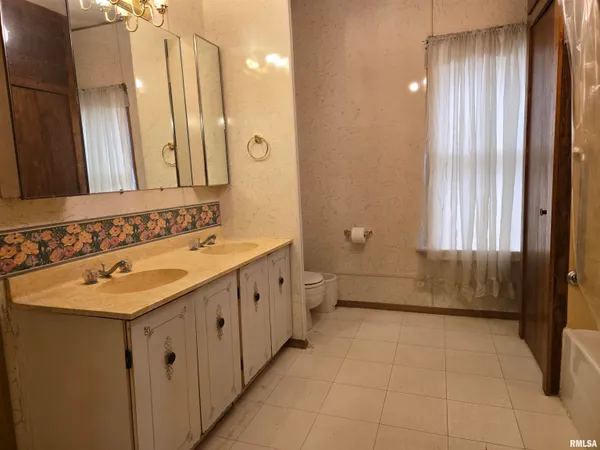 $61,200 | 30 North Adams Street, Carthage, IL 62321