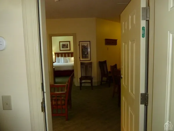 a view of livingroom with furniture