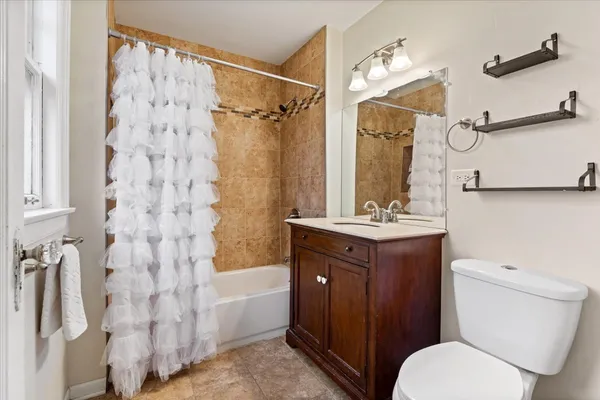 $274,900 | 9542 South Campbell Avenue, Evergreen Park, IL 60805