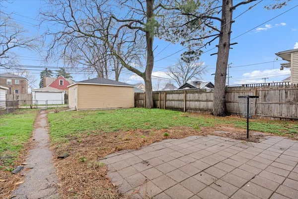 $274,900 | 9542 South Campbell Avenue, Evergreen Park, IL 60805