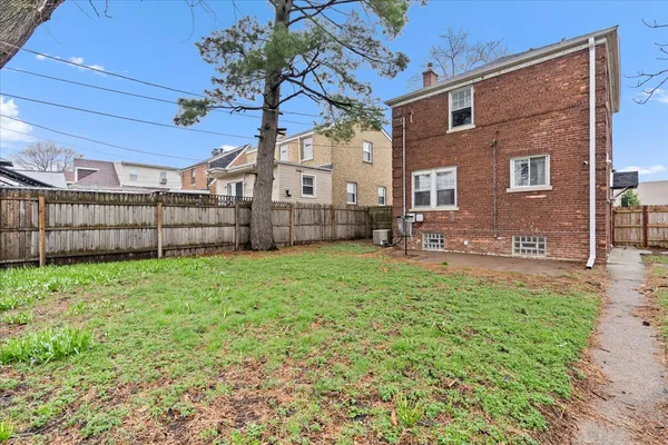$274,900 | 9542 South Campbell Avenue, Evergreen Park, IL 60805