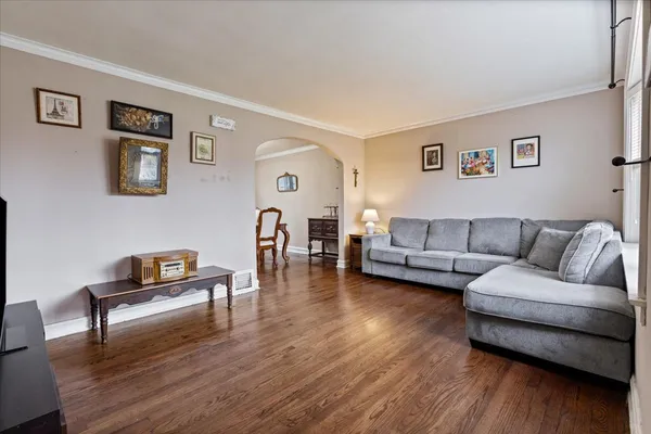$274,900 | 9542 South Campbell Avenue, Evergreen Park, IL 60805