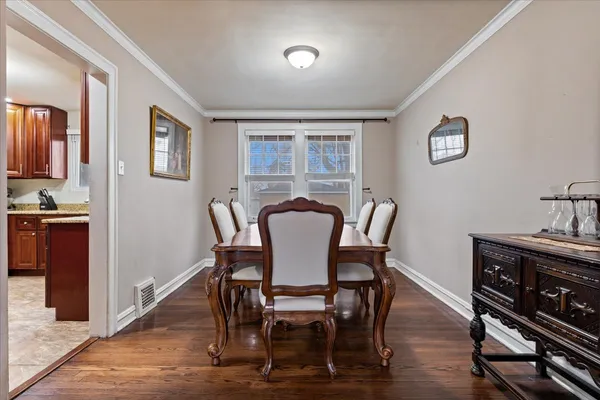 $274,900 | 9542 South Campbell Avenue, Evergreen Park, IL 60805