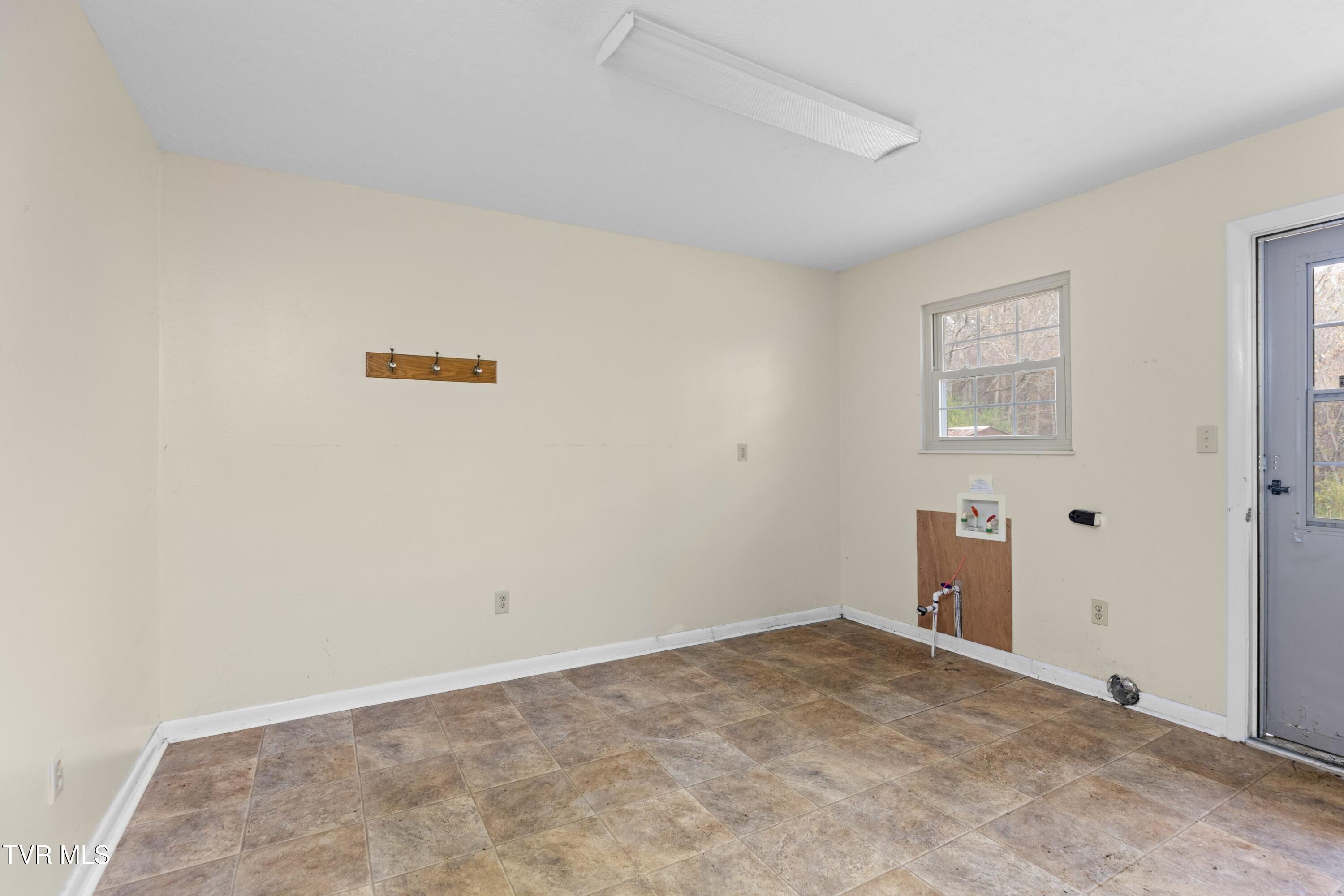 550 Jones Road Sneedville, TN 37869 - Photo 12 of 41 012-550JonesRoad-Sneedville-TN-37869-SMA