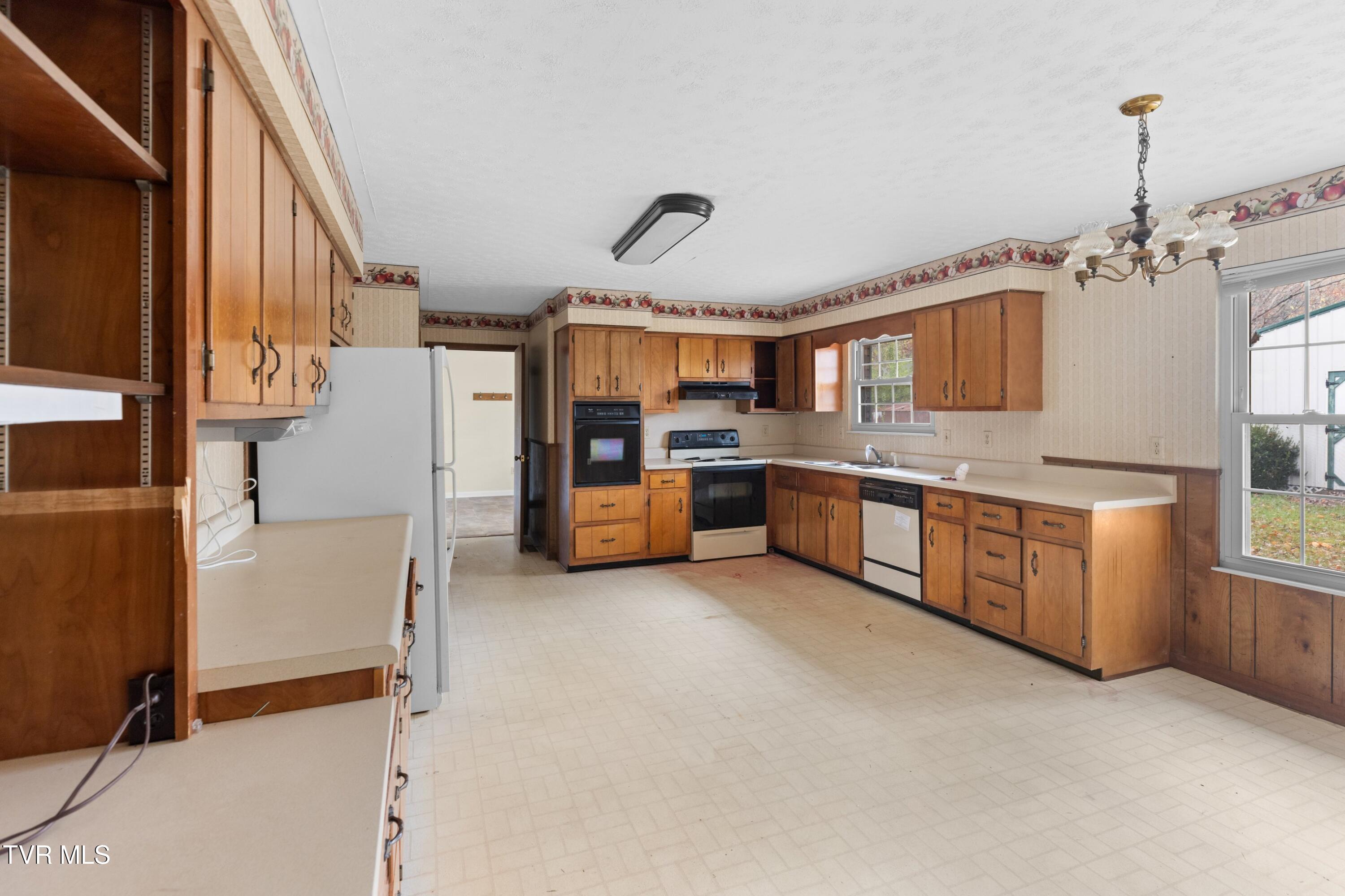 550 Jones Road Sneedville, TN 37869 - Photo 9 of 41 009-550JonesRoad-Sneedville-TN-37869-SMA