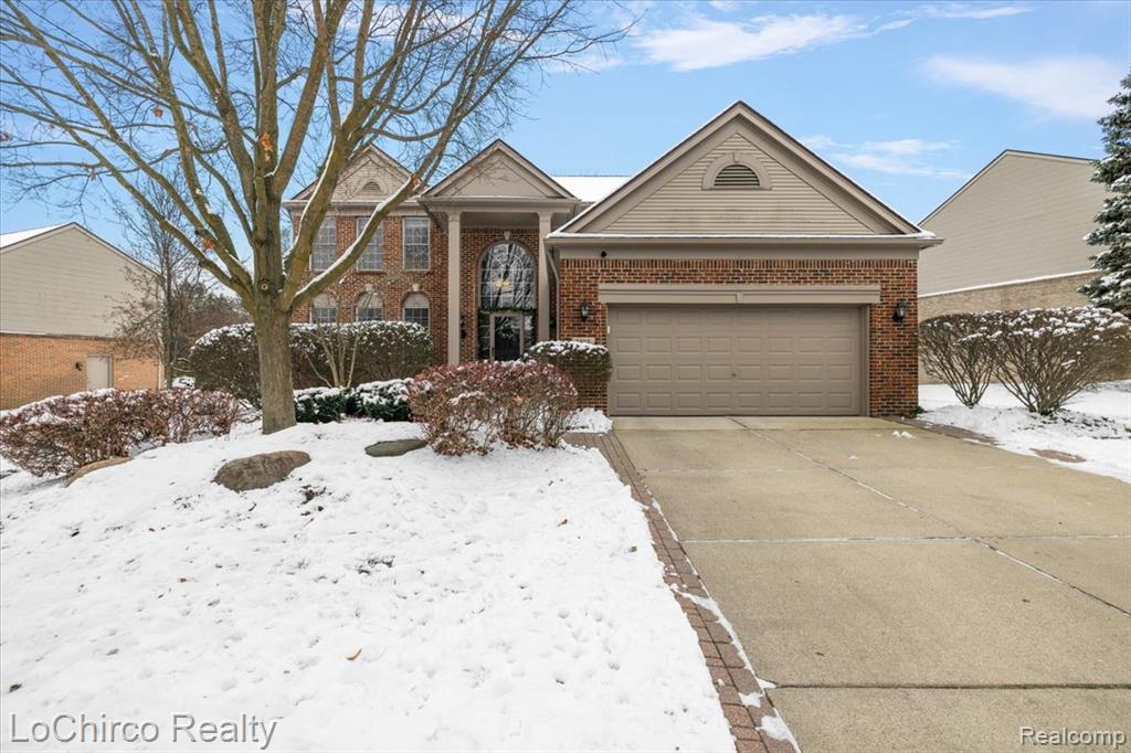 1908 Beaver Creek Drive Rochester, MI 48307 - Photo 2 of 69 Gallery Image 2