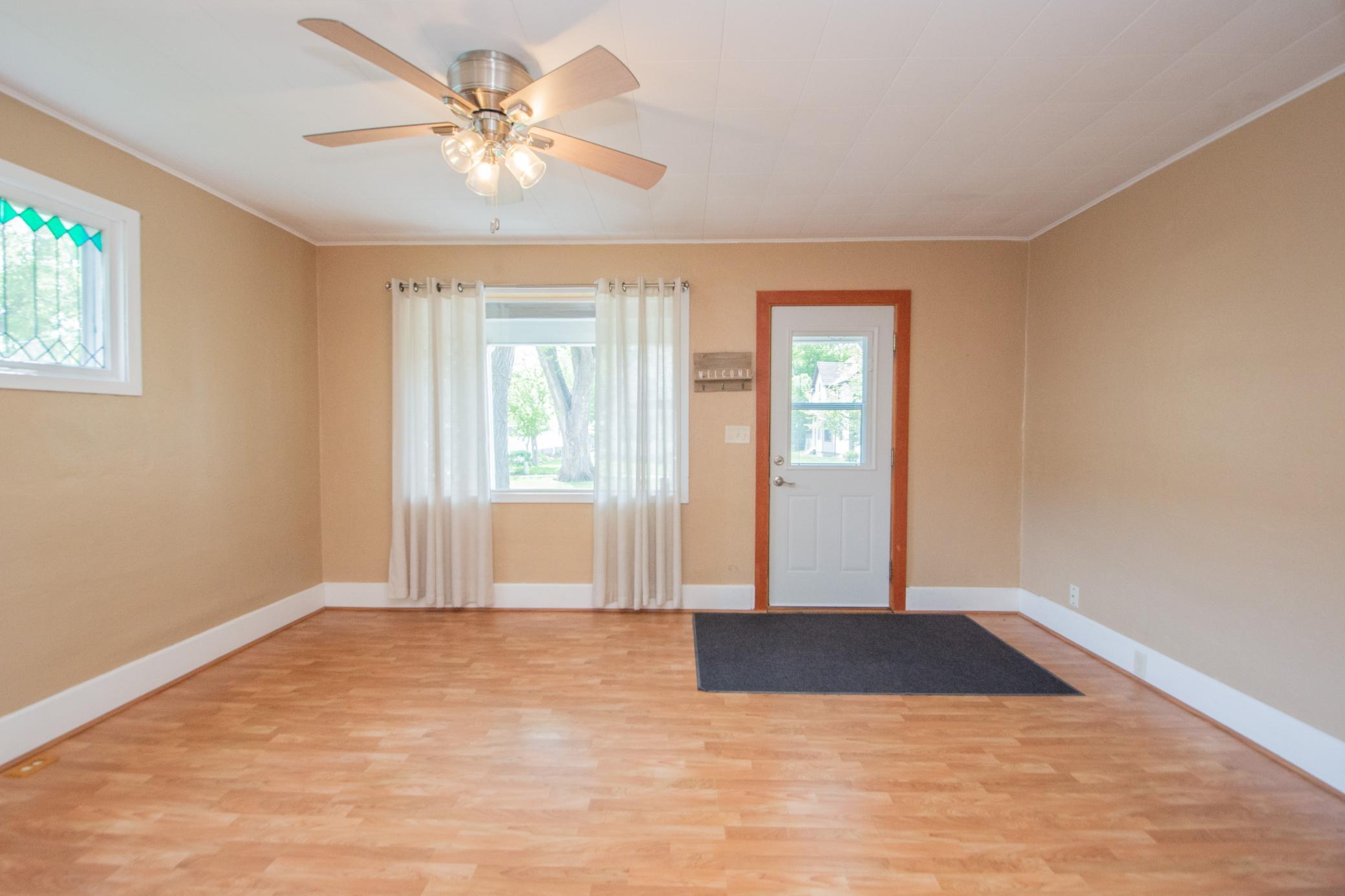 1007 11th Street North Fargo, ND 58102 - Photo 4 of 38