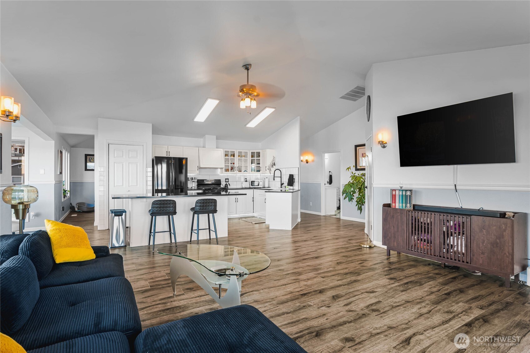 2781 Chambers Point Court Steilacoom, WA 98388 - Photo 7 of 40