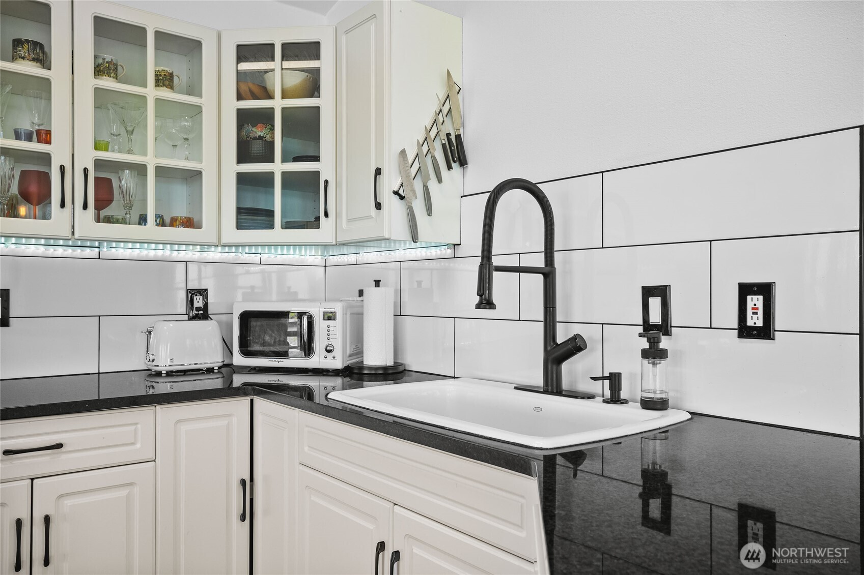 2781 Chambers Point Court Steilacoom, WA 98388 - Photo 9 of 40