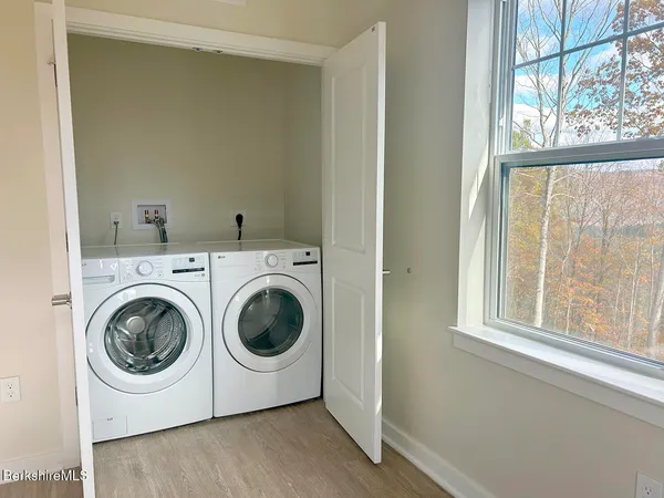 $3,449 | 9 Brushwood Way, Unit 9, Lenox, MA 01240