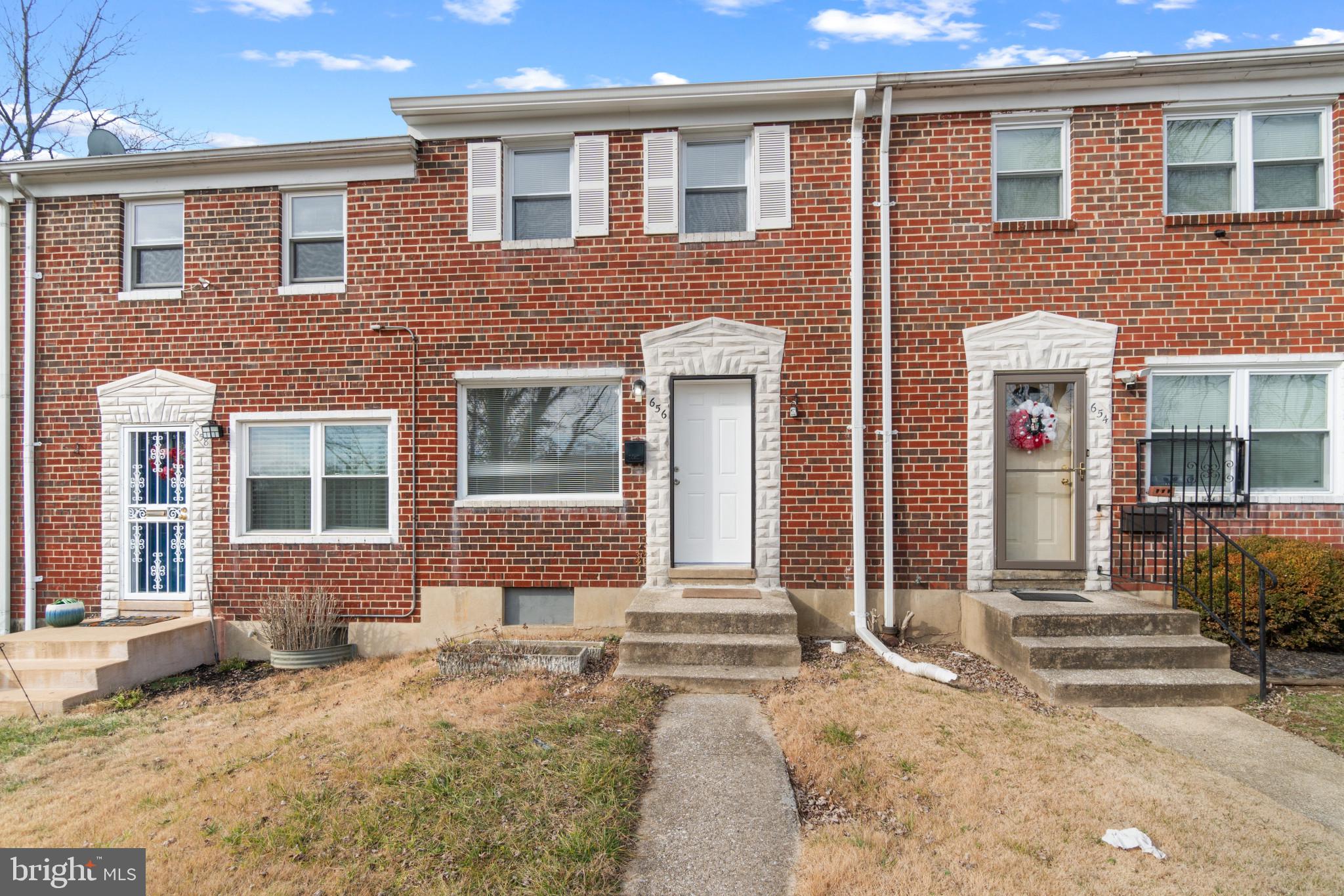 656 Charraway Road Baltimore, MD 21229 - Photo 2 of 24 Gallery Image 2