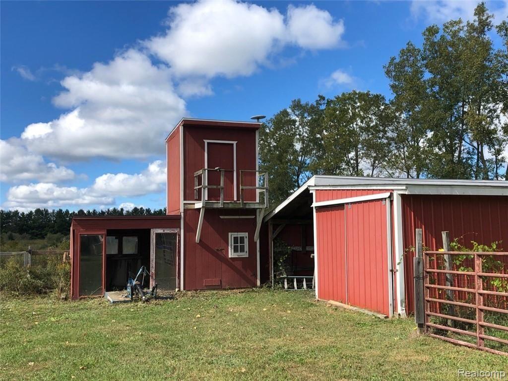 20132 Hickory Ridge Road Holly, MI 48442 - Photo 85 of 91 180924_011649_17.jpeg