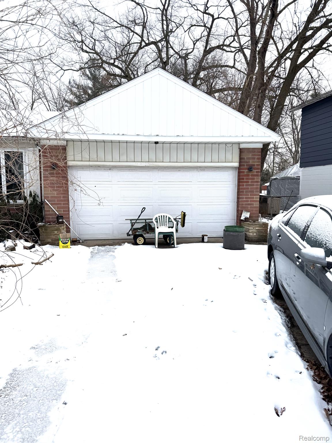 22182 Berg Road Southfield, MI 48033 - Photo 2 of 27 Gallery Image 2