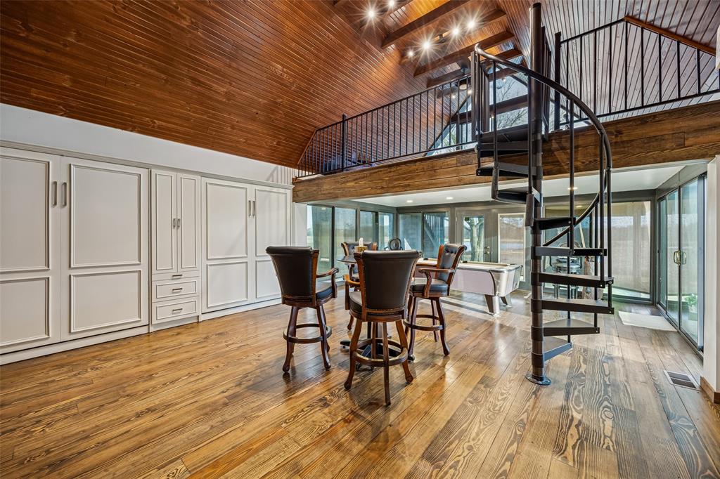 2821 Sachse Road Wylie, TX 75098 - Photo 18 of 38 a patio with table and chairs