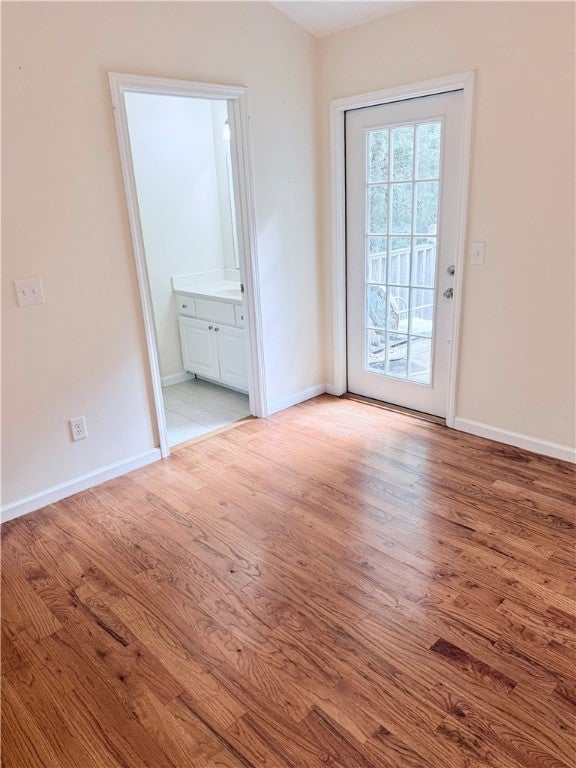 460 Waverly Road Auburn, AL 36832 - Photo 18 of 27 Upstairs Primary Bedroom w/Deck Access