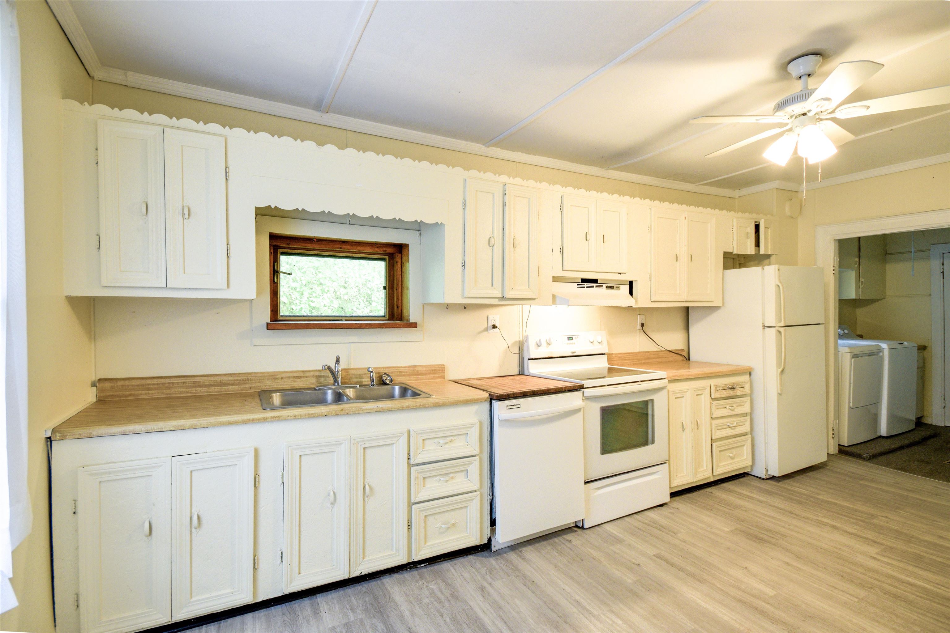 101 Morgan Street Bennington, VT 05201 - Photo 3 of 22