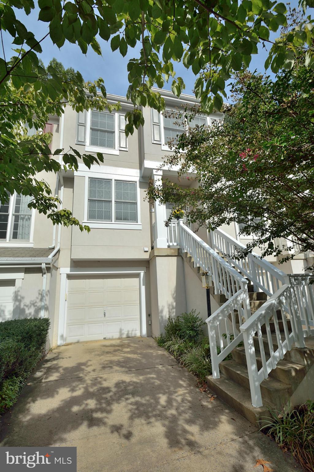 11298 Fairwind Way Reston, VA 20190 - Photo 2 of 30 Exterior (Front)