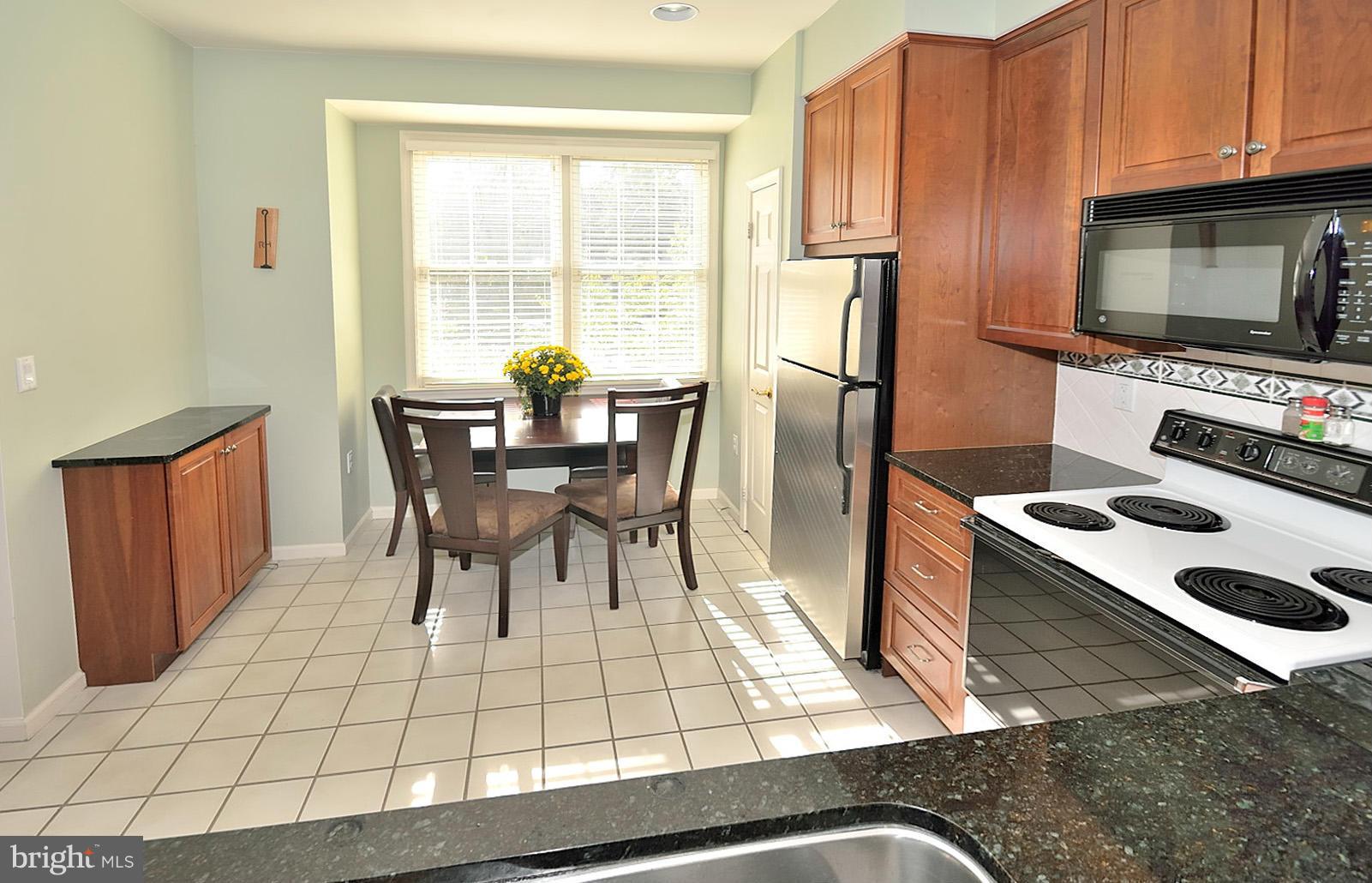 11298 Fairwind Way Reston, VA 20190 - Photo 12 of 30 Kitchen