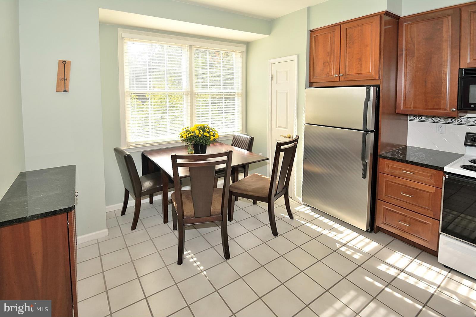 11298 Fairwind Way Reston, VA 20190 - Photo 14 of 30 Kitchen