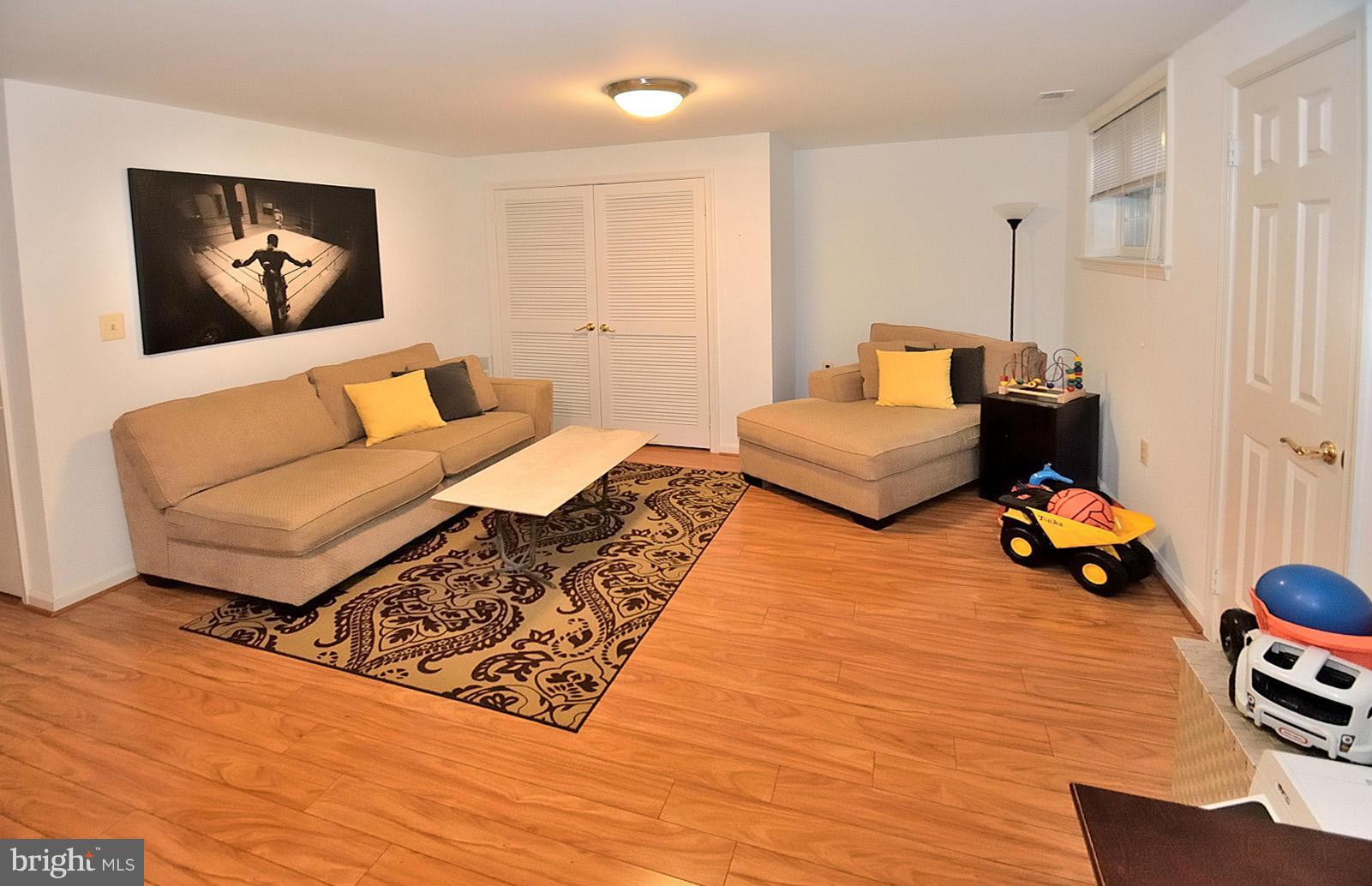 11298 Fairwind Way Reston, VA 20190 - Photo 22 of 30 Family Room