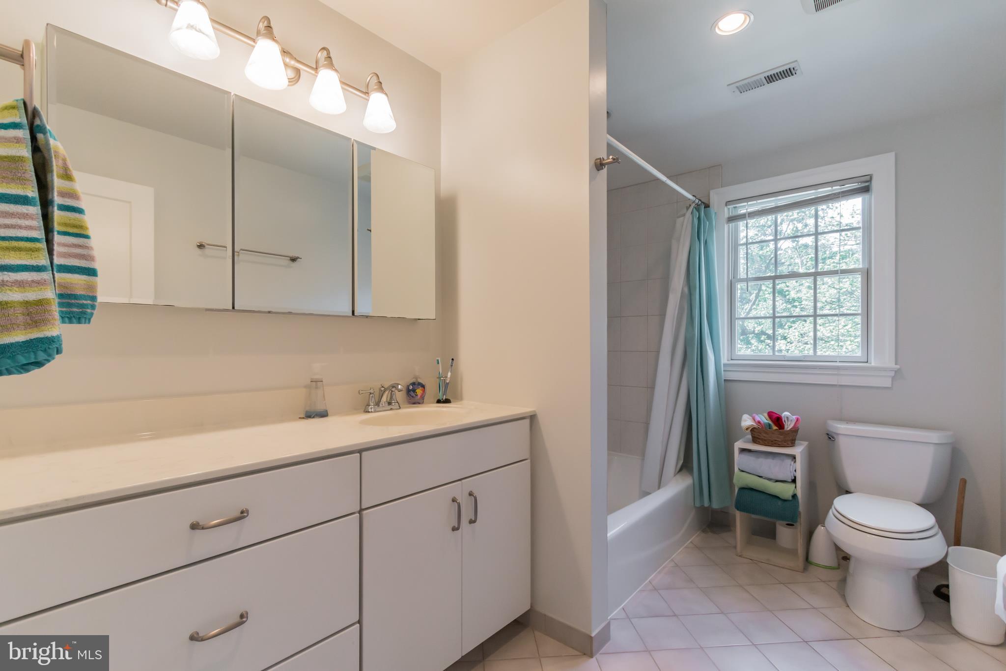 6403 Stoneham Road Bethesda, MD 20817 - Photo 25 of 30 Gallery Image 25