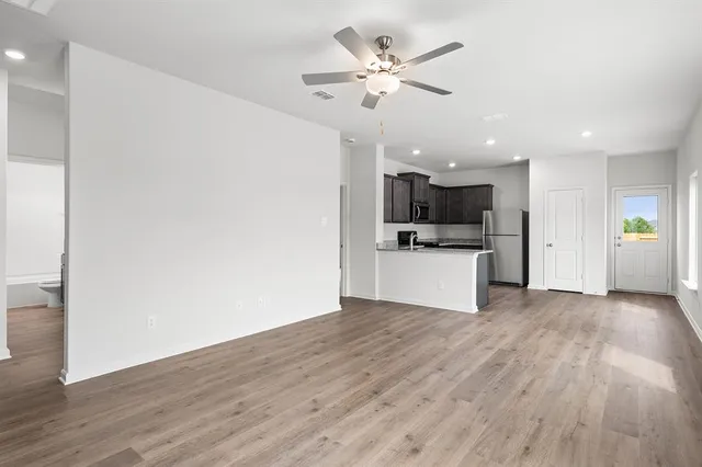 $298,900 | 8405 White Wolf Trail, Ponder, TX 76259