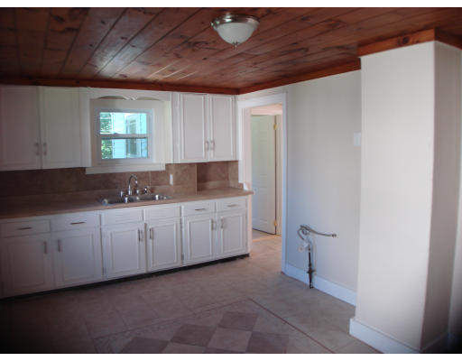 15 Delaval Road Worcester, MA 01606 - Photo 4 of 12 Gallery Image 4